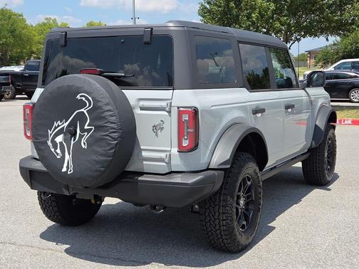 Avalanche 2026 Ford Bronco Badlands