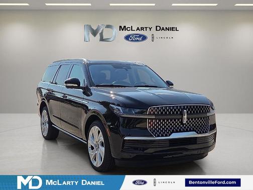 Black Metallic 2025 Lincoln Navigator Reserve