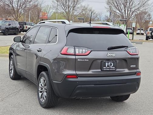 Granite Crystal Clearcoat Metallic 2020 Jeep Cherokee Latitude Plus