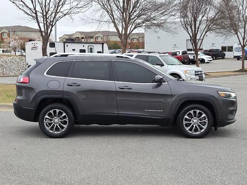 Granite Crystal Clearcoat Metallic 2020 Jeep Cherokee Latitude Plus