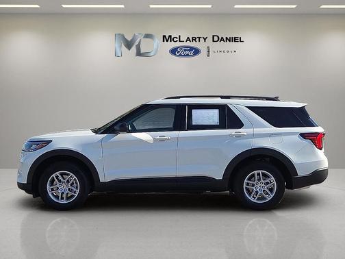 White Metallic 2026 Ford Explorer Active