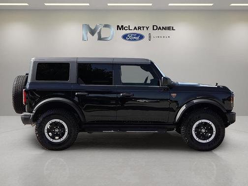 Shadow Black 2026 Ford Bronco Badlands