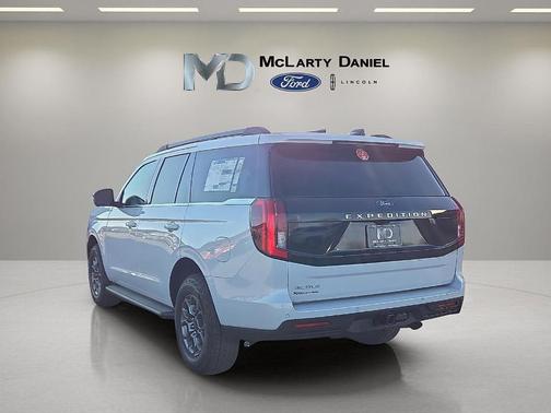 Space Silver 2026 Ford Expedition Active
