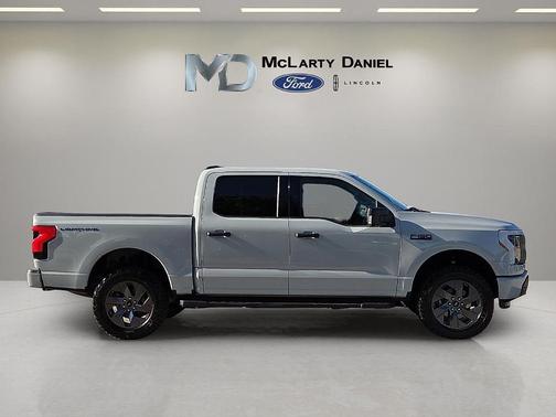Avalanche 2024 Ford F-150 Lightning XLT