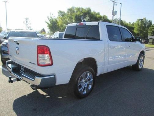 Photo 3 of 30 of 2020 RAM 1500 Big Horn