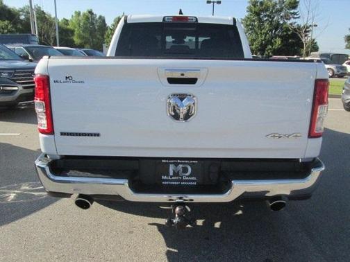 Photo 4 of 30 of 2020 RAM 1500 Big Horn