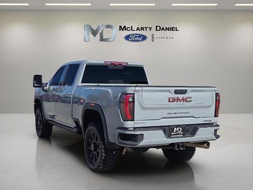 2025 GMC Sierra 2500 AT4