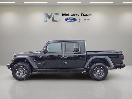 Black Clearcoat 2023 Jeep Gladiator Rubicon