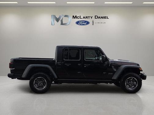 Black Clearcoat 2023 Jeep Gladiator Rubicon