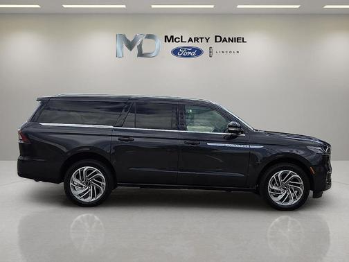 Starlight 2025 Lincoln Navigator L Reserve