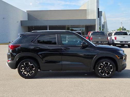 Mosaic Black Metallic 2023 Chevrolet Trailblazer LT