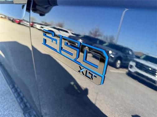 2025 Ford F-150 Lightning XLT