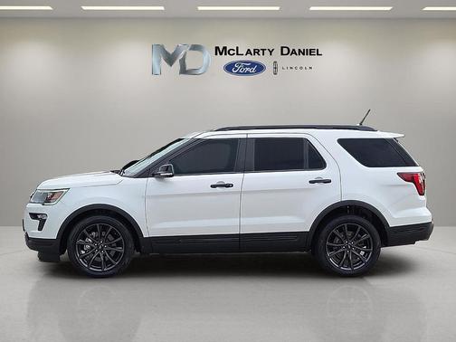 White Platinum Tri-Coat Metallic 2019 Ford Explorer sport