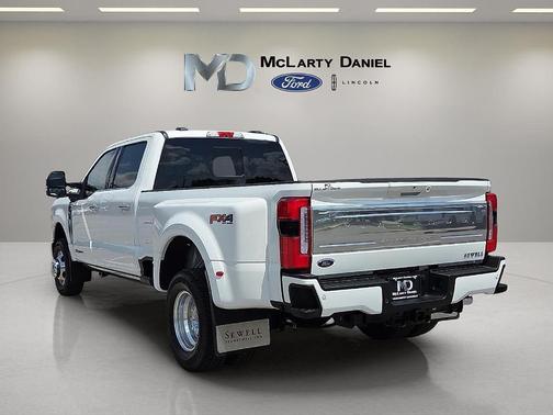 2025 Ford F-350 Platinum