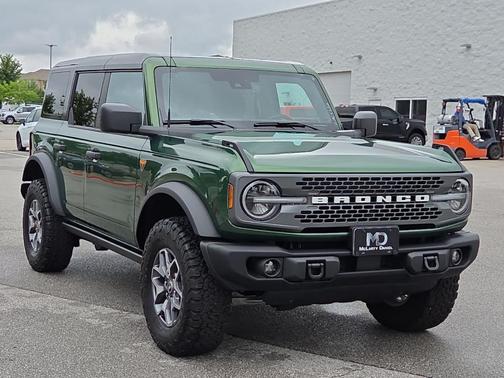 Green Metallic 2025 Ford Bronco Badlands