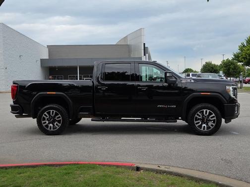 Ebony Twilight Metallic 2022 GMC Sierra 2500 AT4