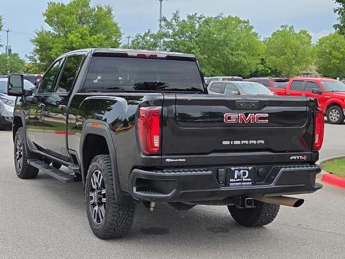 Ebony Twilight Metallic 2022 GMC Sierra 2500 AT4