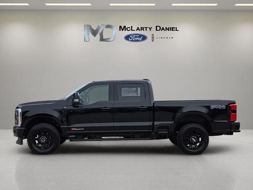 Agate Black Metallic 2026 Ford F-350 Lariat Super Duty