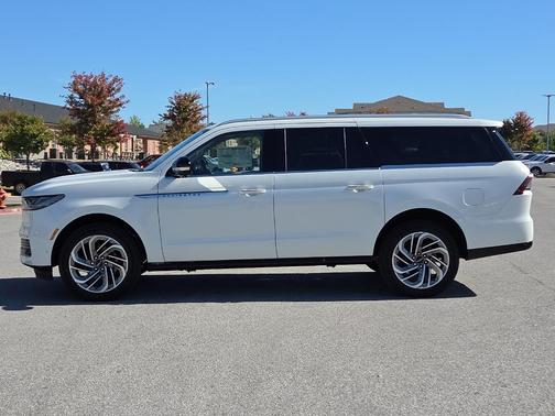 2025 Lincoln Navigator L Reserve