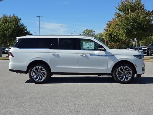 2025 Lincoln Navigator L Reserve