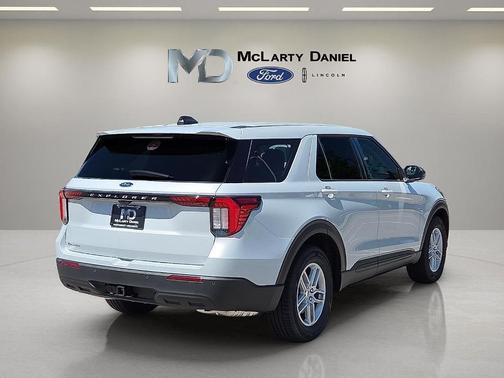 White Metallic 2026 Ford Explorer Active