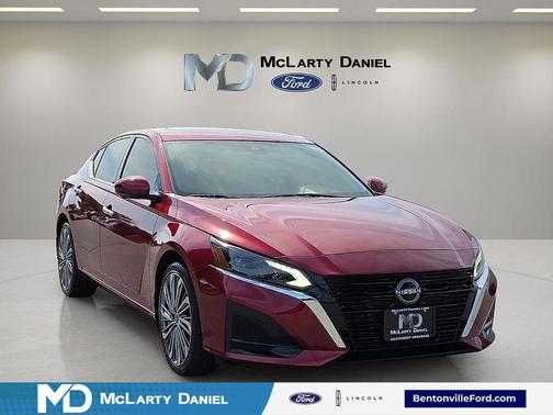 Scarlet Ember 2023 Nissan Altima 2.5 SL
