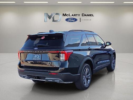 Agate Black Metallic 2026 Ford Explorer Active