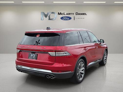 Red Carpet 2026 Lincoln Aviator Reserve RWD