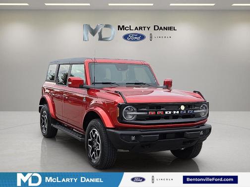 Hot Pepper Red Metallic Tinted Clearcoat 2023 Ford Bronco Outer Banks