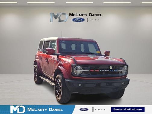 Hot Pepper Red Metallic Tinted Clearcoat 2023 Ford Bronco Outer Banks
