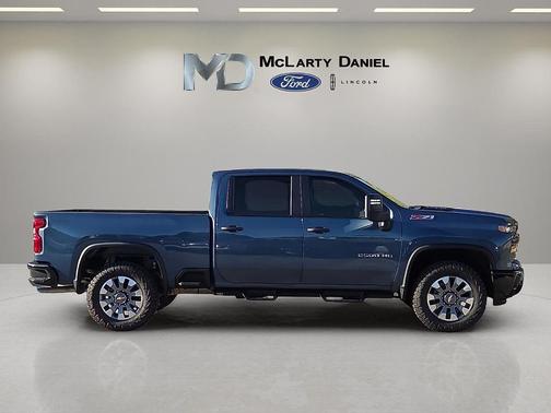 2025 Chevrolet Silverado 2500 Custom