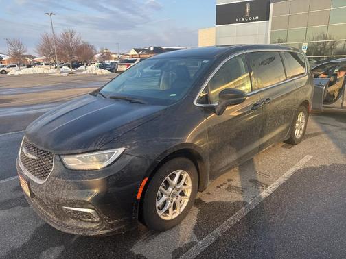 2023 Chrysler Pacifica Touring-L