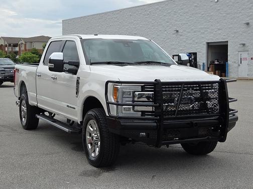 White Platinum Clearcoat Metallic 2017 Ford F-250 Lariat