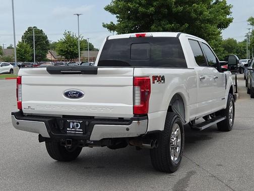 White Platinum Clearcoat Metallic 2017 Ford F-250 Lariat