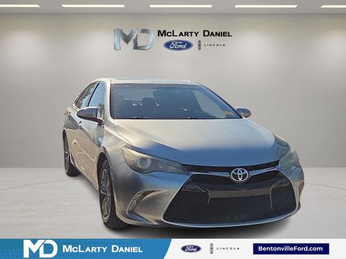 Celestial Silver Metallic 2017 Toyota Camry SE