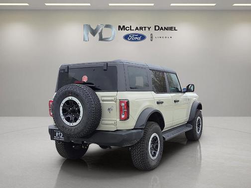 Desert Sand 2026 Ford Bronco Outer Banks
