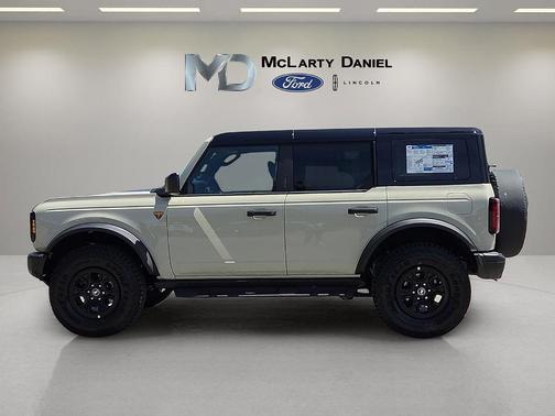 Desert Sand 2026 Ford Bronco Badlands