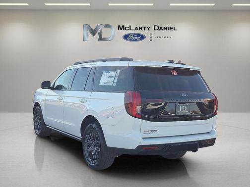 Oxford White 2025 Ford Expedition Platinum