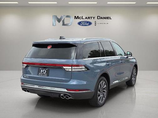 Blue Metallic 2026 Lincoln Aviator Premiere