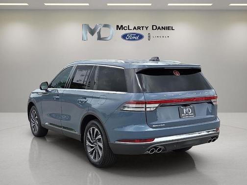 Blue Metallic 2026 Lincoln Aviator Premiere
