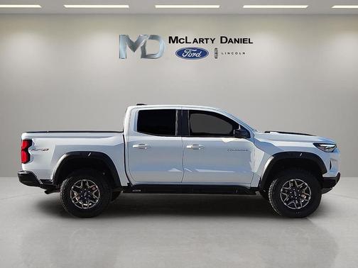 Summit White 2024 Chevrolet Colorado ZR2