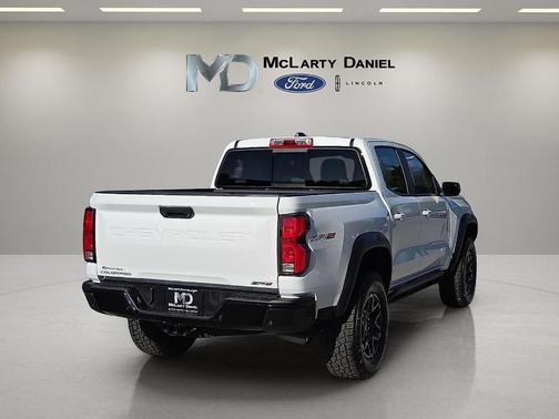 Summit White 2024 Chevrolet Colorado ZR2