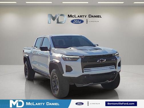 Summit White 2024 Chevrolet Colorado ZR2