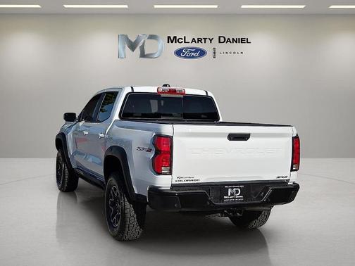 Summit White 2024 Chevrolet Colorado ZR2