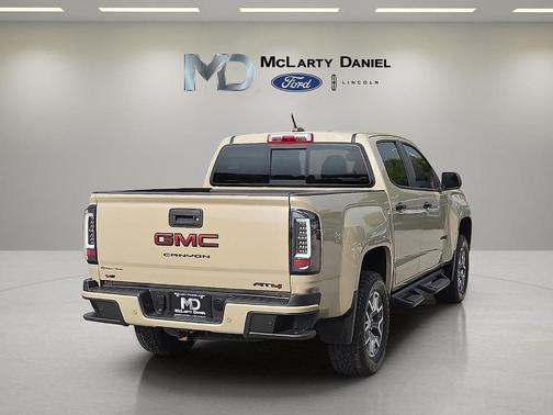 Desert Sand Metallic 2022 GMC Canyon AT4 w/Leather