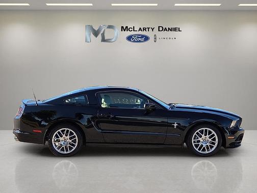 Black 2013 Ford Mustang V6 Premium