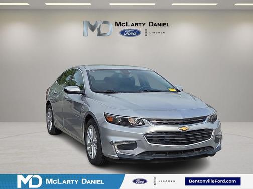 Silver Ice Metallic 2017 Chevrolet Malibu 1LT