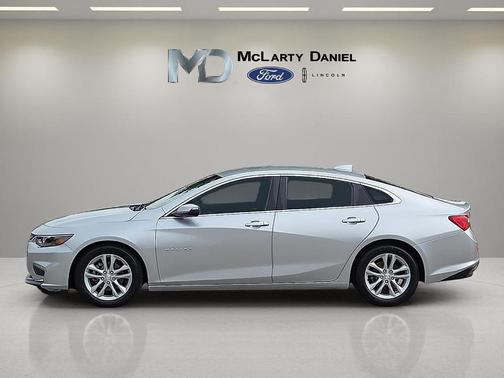 Silver Ice Metallic 2017 Chevrolet Malibu 1LT