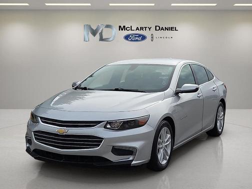 Silver Ice Metallic 2017 Chevrolet Malibu 1LT