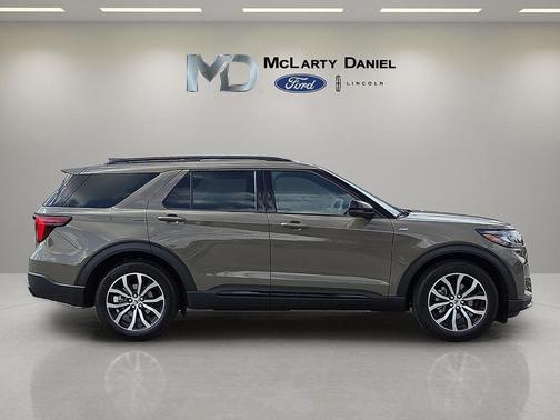 Gray 2026 Ford Explorer ST-Line